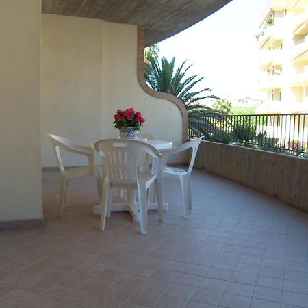 Residence Torre Del Mar Alba Adriatica Room photo