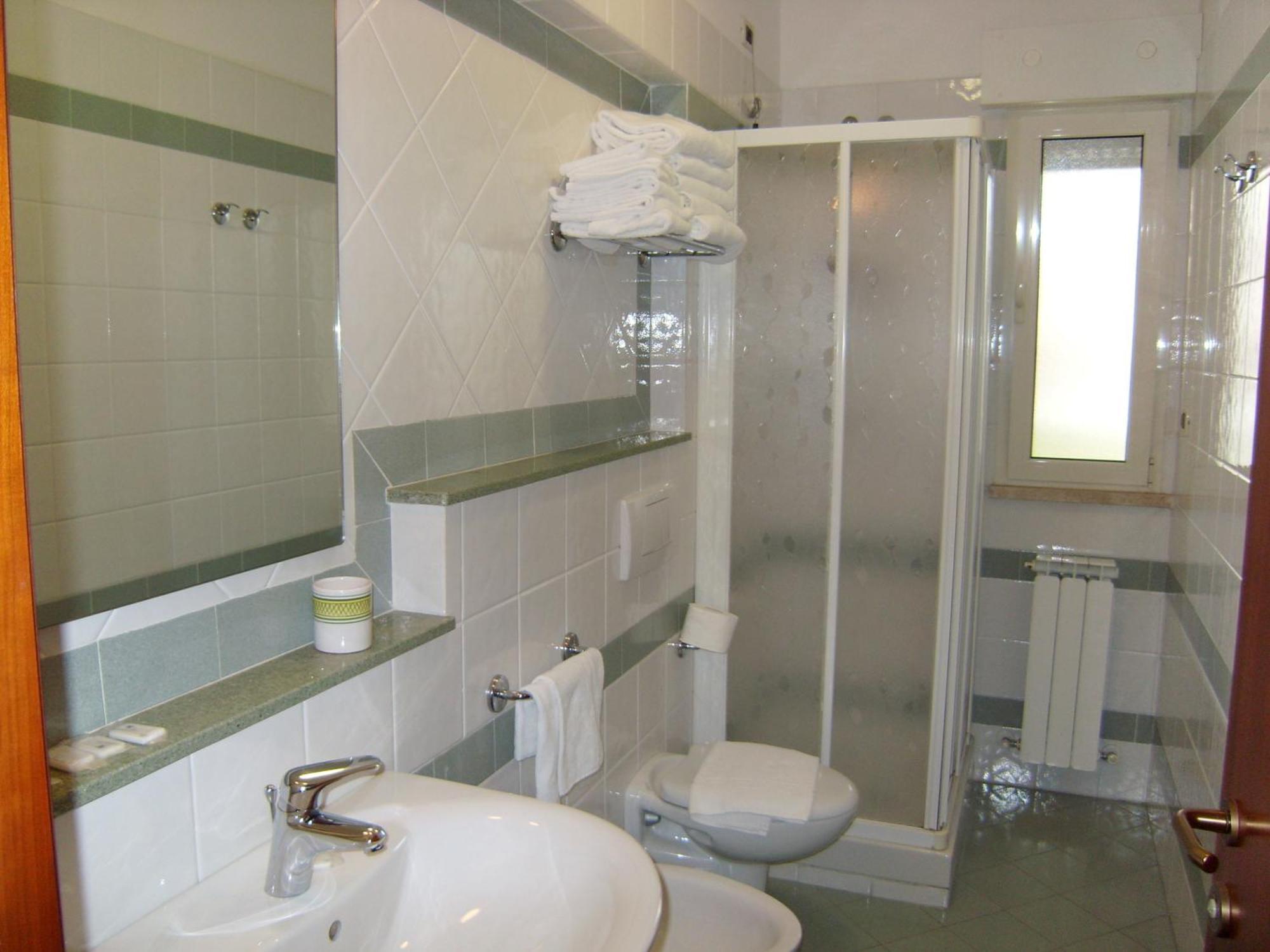 Residence Torre Del Mar Alba Adriatica Room photo