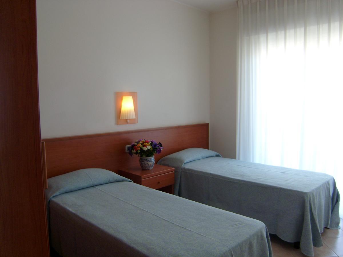 Residence Torre Del Mar Alba Adriatica Exterior photo