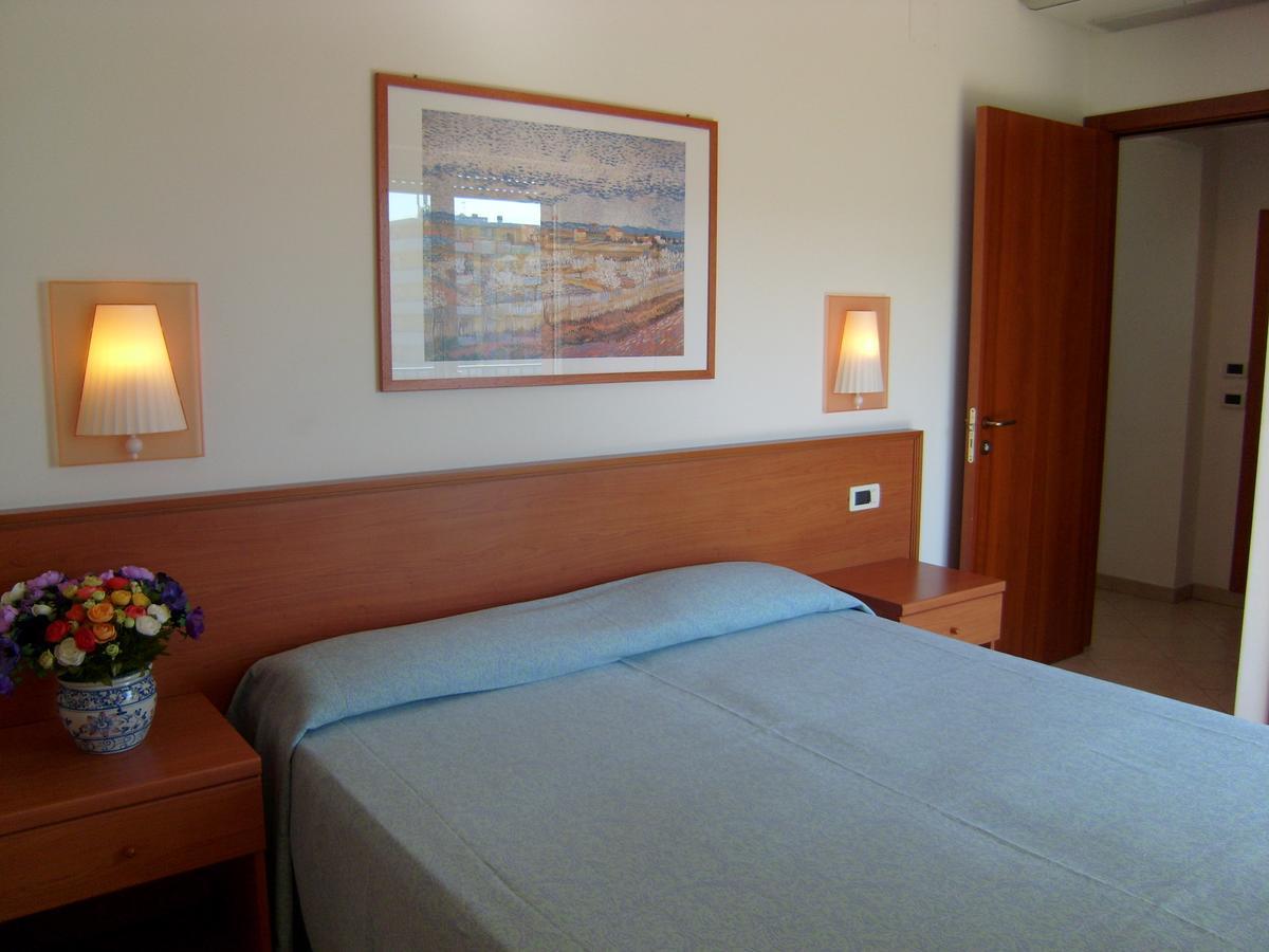 Residence Torre Del Mar Alba Adriatica Room photo